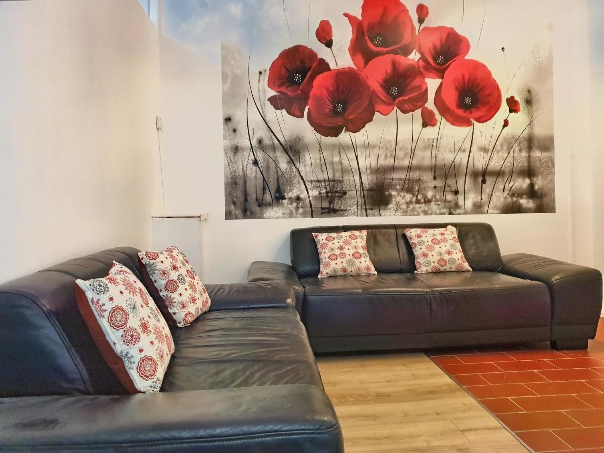 Ferienwohnung Cozy Penthouse In A New Business Building In City Center. Free Private Parking Cluj-Napoca Exterior foto